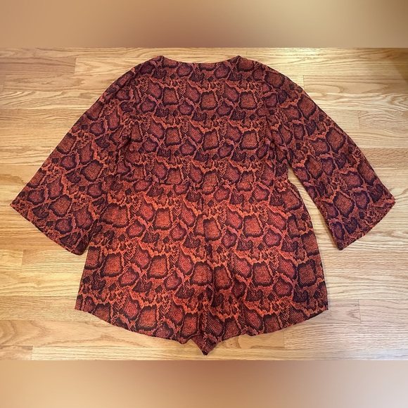 Show Me Your Mumu Pink/Red Snake Print Roxy Romper - Size Medium - Picture 2 of 12